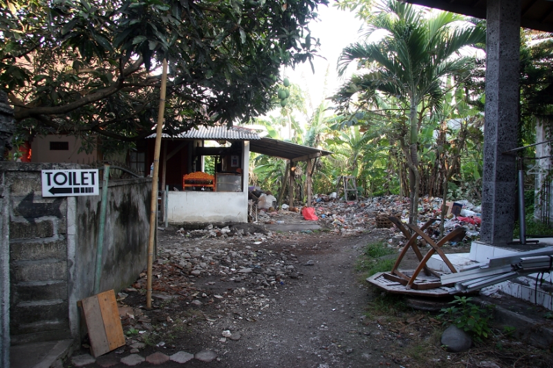 Junk toilet, Bali Kutah Indonesia.jpg